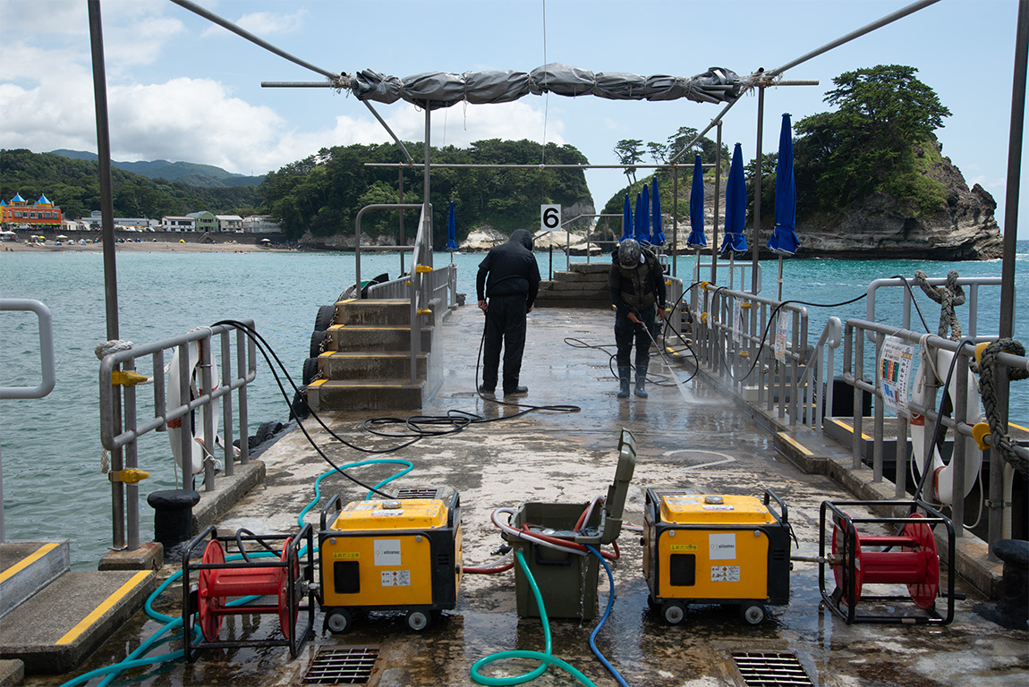 高圧洗浄の様子